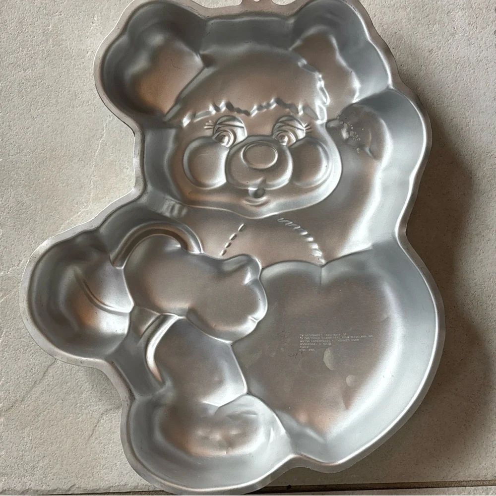 1985 Wilton Teddy Bear With Bangs Cake Pan Heart